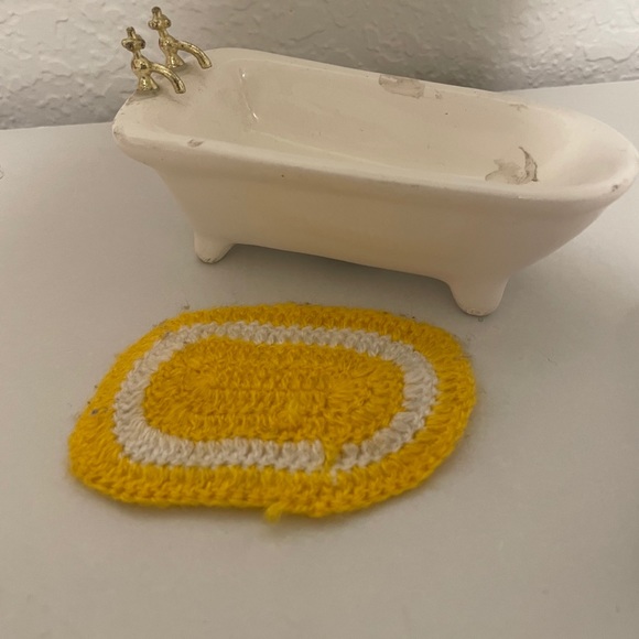 Littlest Pet Shop Bathroom - Picture 3 of 6